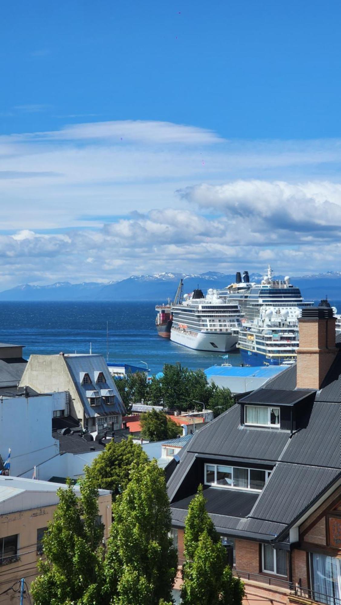 Yaghan Hostel Ushuaia Exterior photo