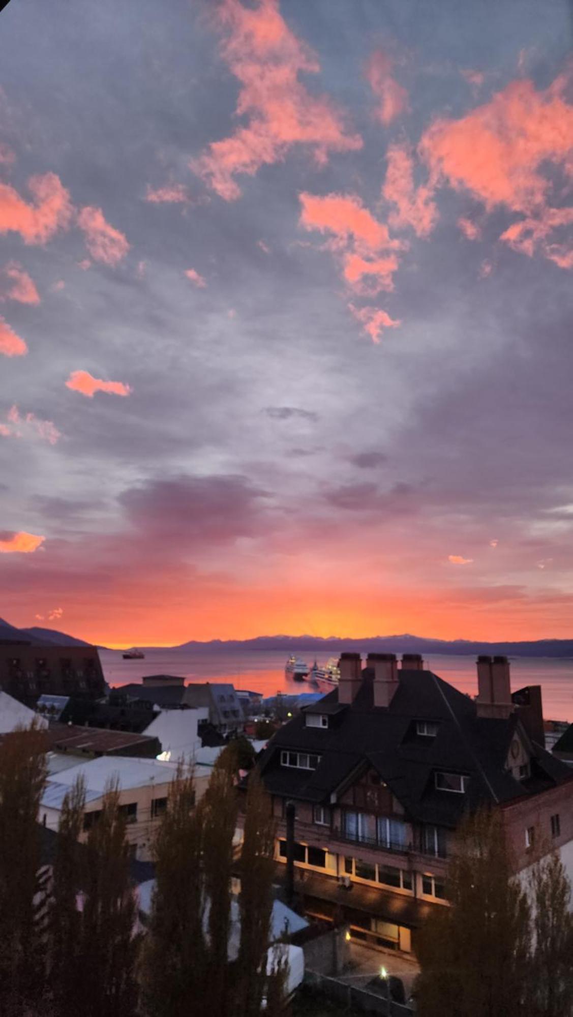 Yaghan Hostel Ushuaia Exterior photo