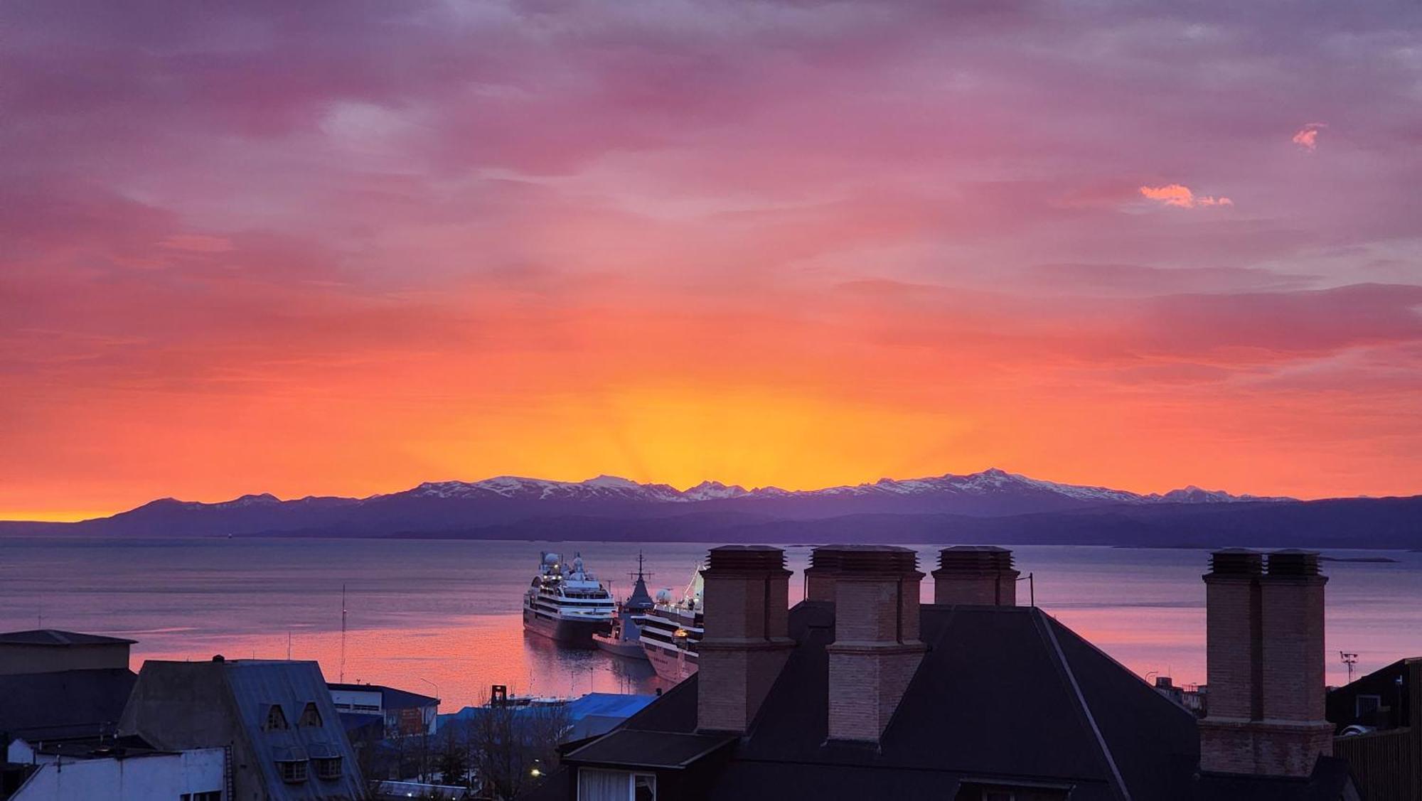 Yaghan Hostel Ushuaia Exterior photo